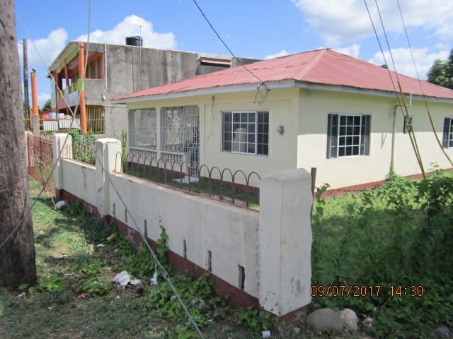 Local comercial disponible en Santo Domingo